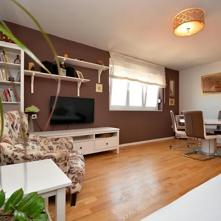 Charming N - Experience Your Way Apartman *