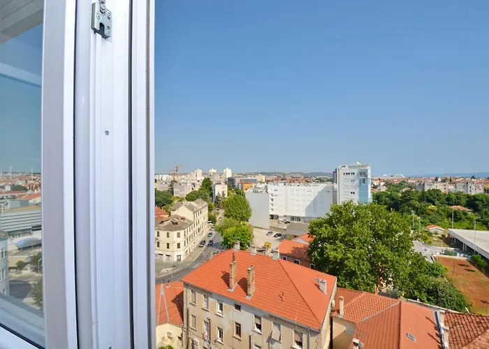 Charming N - Experience Your Way *