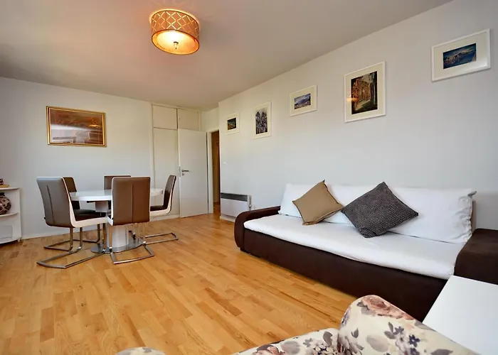 Charming N - Experience Your Way